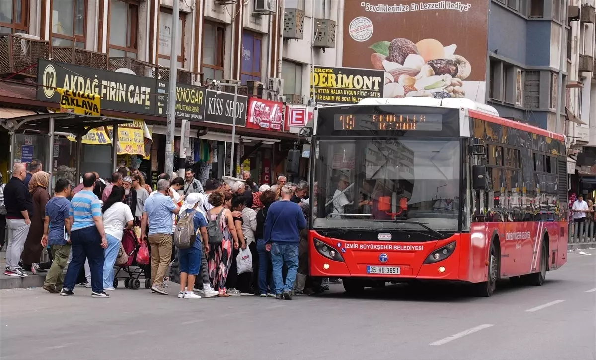 İzmir’de Grev, Toplu Taşımada Kaos Yarattı!