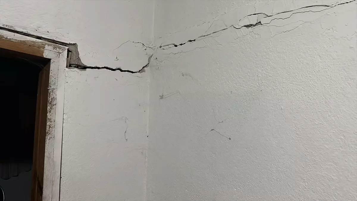 Kütahya’da 4.9 Büyüklüğünde Deprem, Paniğe Neden Oldu!