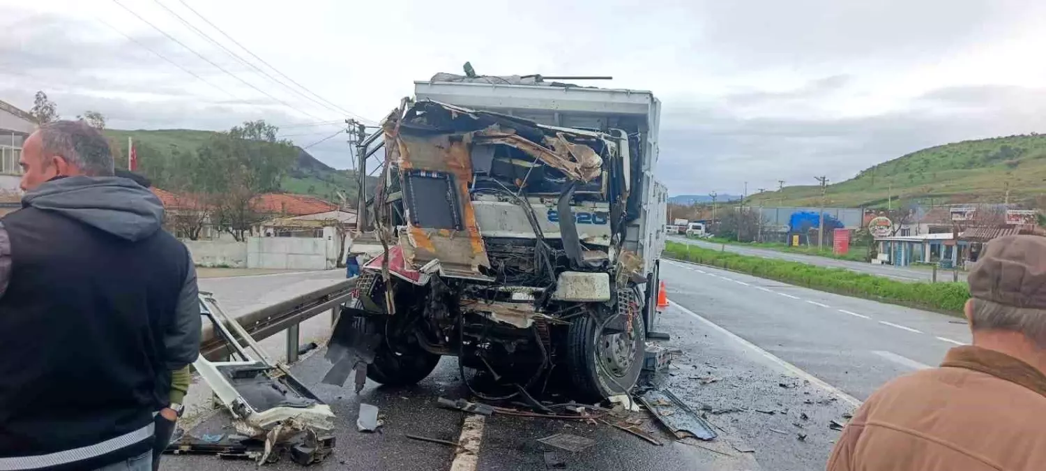 İzmir’de Feci Kaza: Kamyon Sürücüsü Hayatını Kaybetti!