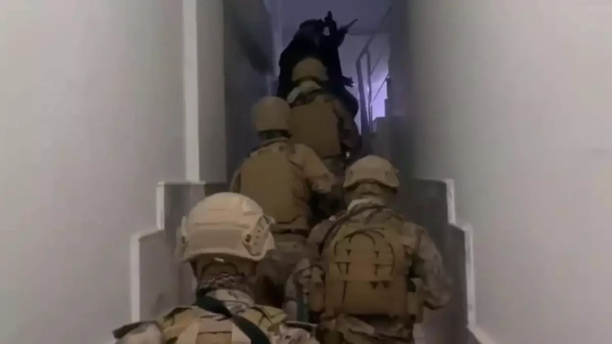 İzmir’de FETÖ Operasyonunda 12 Gözaltı!