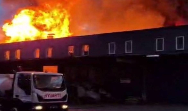 Karapınar’da Market Deposunda Yangın Paniği!