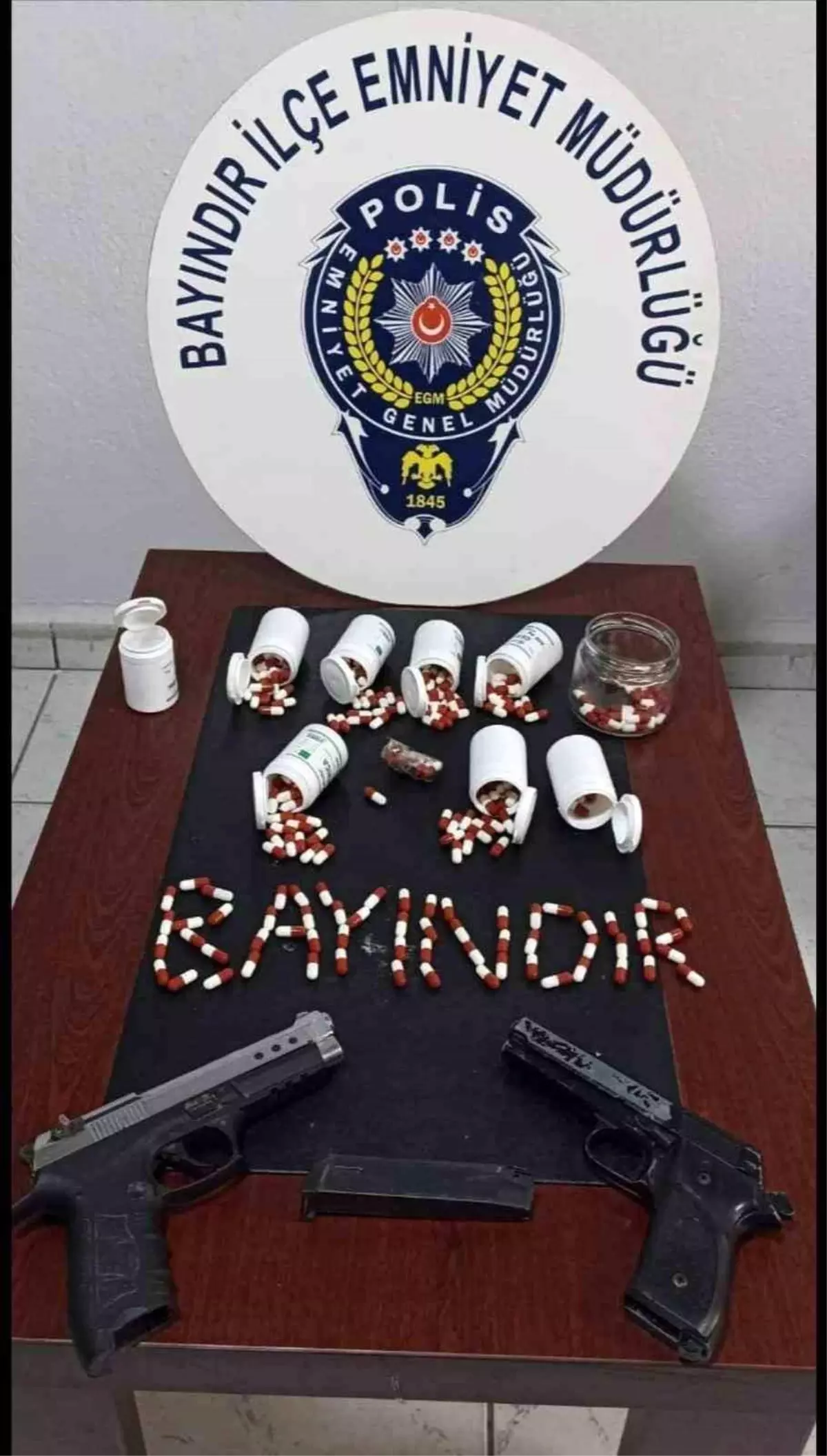 Bayındır’da Uyuşturucu ve Silah Operasyonu!