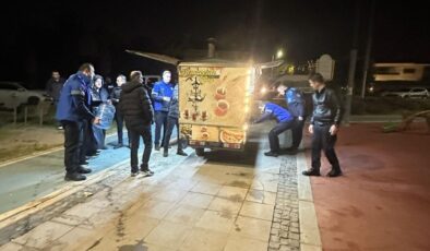 İzmir’de Fahiş Fiyat Denetimi: Seyyar Satıcılara Müdahale!