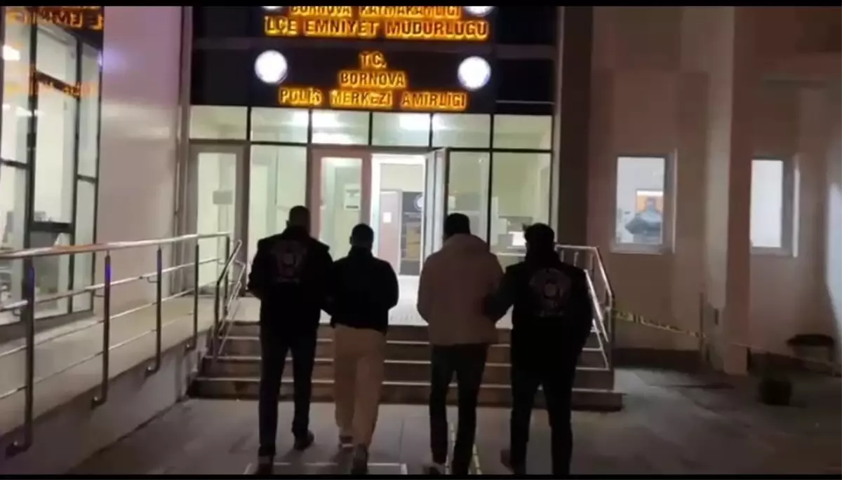 Polis Kılığındaki Hırsızlar, Gasp ve Yaralama!