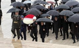 23 Nisan’da TBMM, Anıtkabir’de Saygı Duruşunda