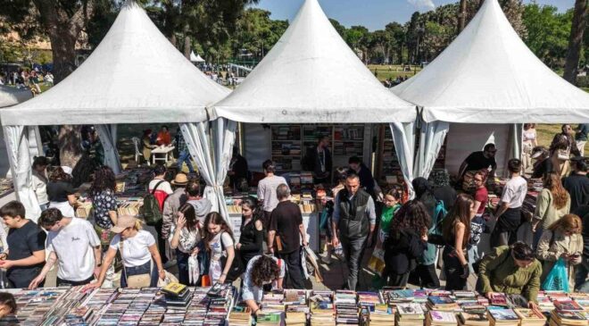 İzmir Kitap Fuarı’na Büyük İlgi Gösterildi!