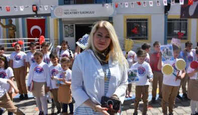 İpek Soylu, İzmir’de Çocuklarla Tenis Keyfi Yaşadı!