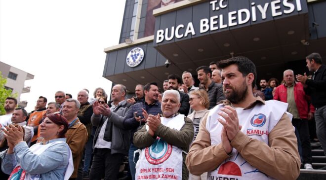 İzmir’de Memurlar Alacaklar İçin İş Bıraktı!