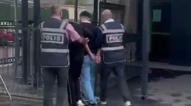 Karabağlar’da 2 Firari Hükümlü Depoda Yakalandı!