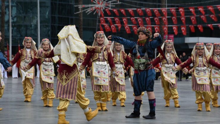 İzmir’de Coşkulu 23 Nisan Kutlaması Yapıldı!