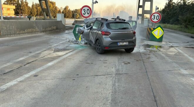 Beton bariyerlere çarpan genç sürücü hayatını kaybetti