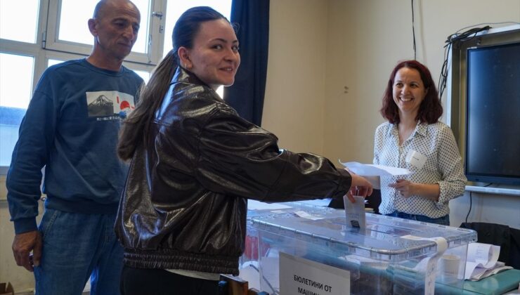 İzmir’de Çifte Vatandaşlar Oy Kullanma Yoğunluğu!