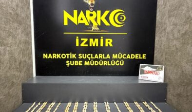 İzmir’de Uyuşturucu Kapsülleriyle 2 Zanlı Tutuklandı