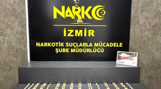İzmir’de Uyuşturucu Kapsülleriyle 2 Zanlı Tutuklandı