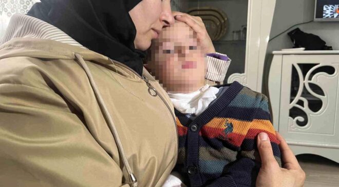 İzmir’de 2 Yaşındaki Çocuğa Bıçaklı Saldırı!