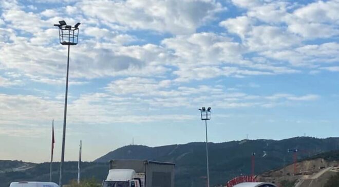 İzmir’de Silahlı Saldırı: Kadın Öldü, Şüpheli Yaralı!