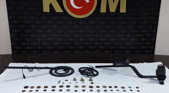 İzmir’de Tarihi Eser Kaçakçılığına Baskın Yaptı!