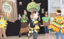 Ödemiş Anaokulu’nda Kitap Kurdu Madalyaları Verildi