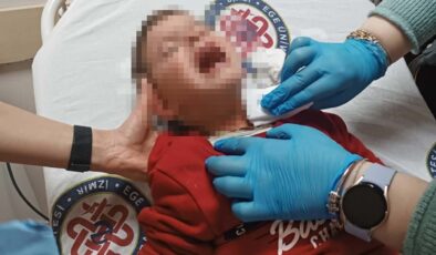 Parkta Bıçaklı Salgın: 2 Yaşındaki Çocuk Yaralı!